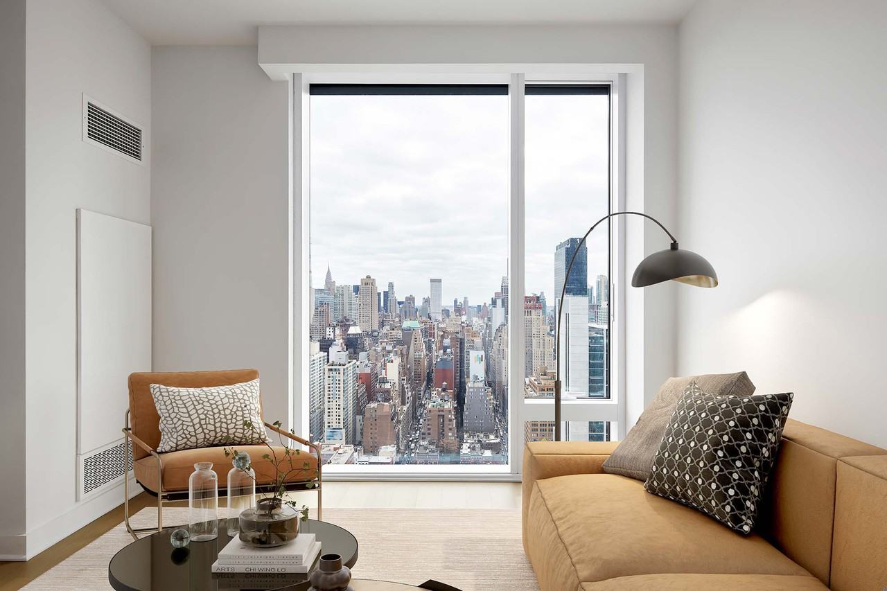 The Set - Photo 6 of 50