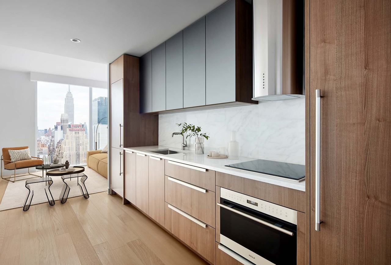 The Set - Photo 7 of 50