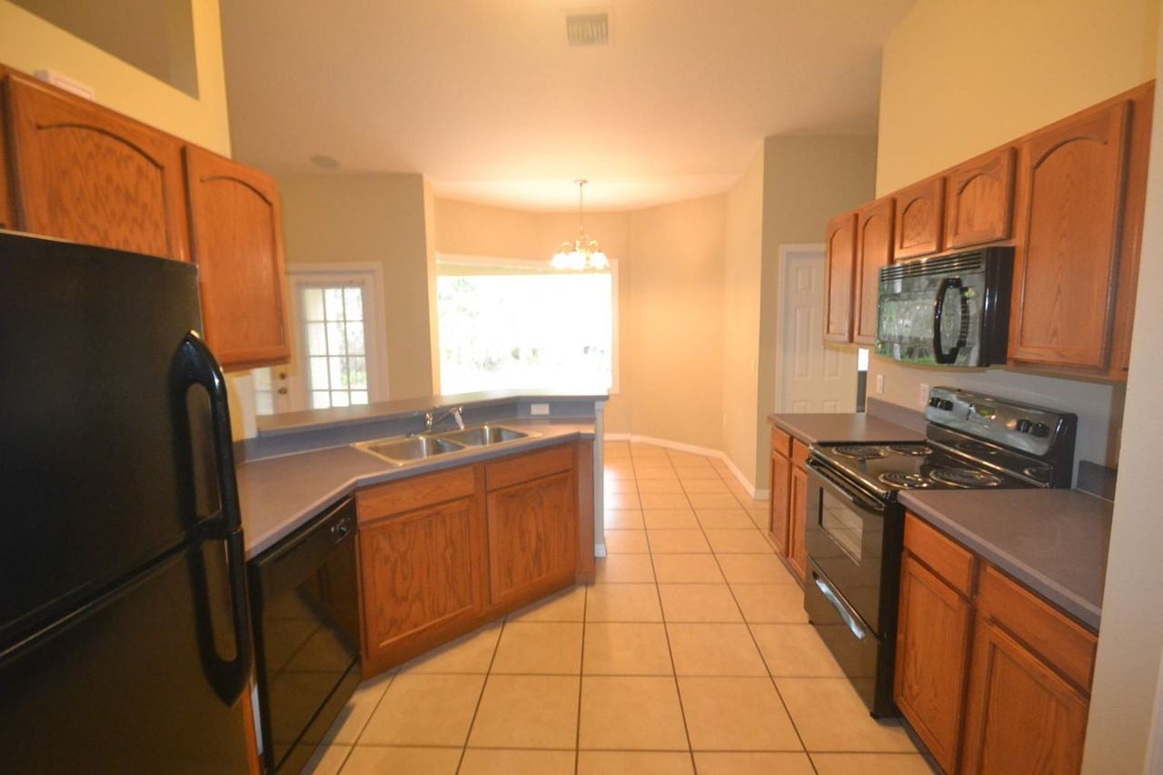 251 Toms Rd - Photo 3 of 14