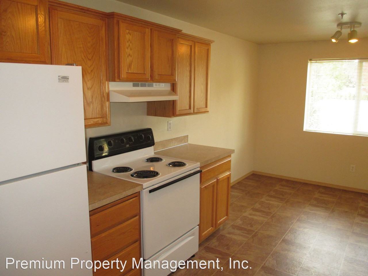 247 Madrona Ave SE - Photo 3 of 12