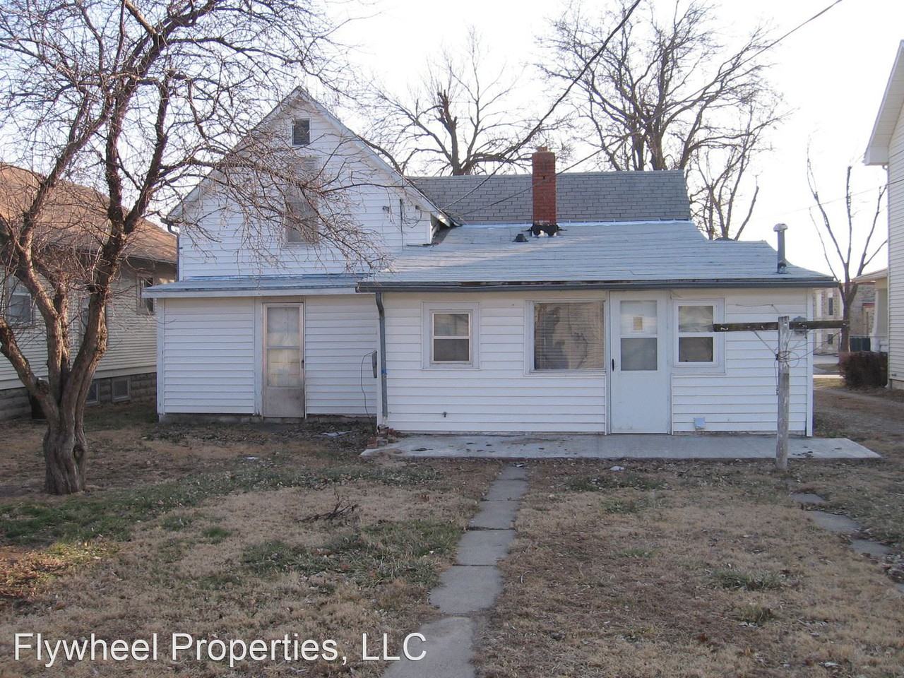 621 Clarke St - Photo 3 of 50