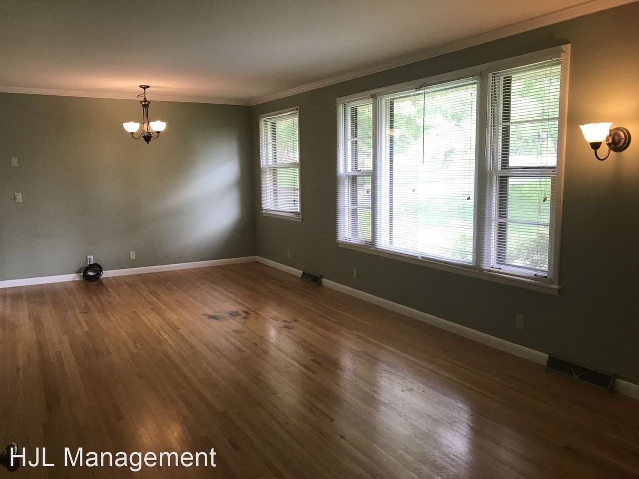 2216 Craigmeade Cir - Photo 2 of 9