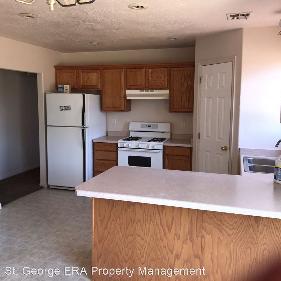 325 W 110 N - Photo 3 of 12