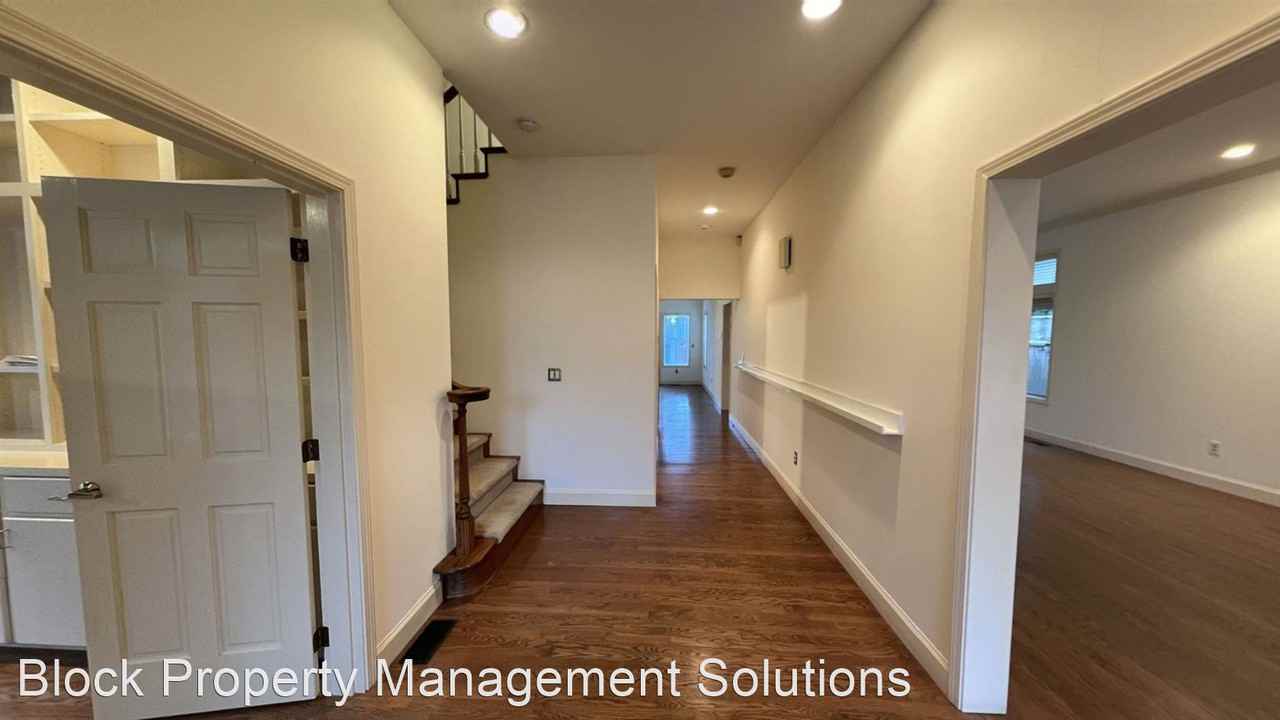 2338 42nd Ave E - Photo 3 of 17