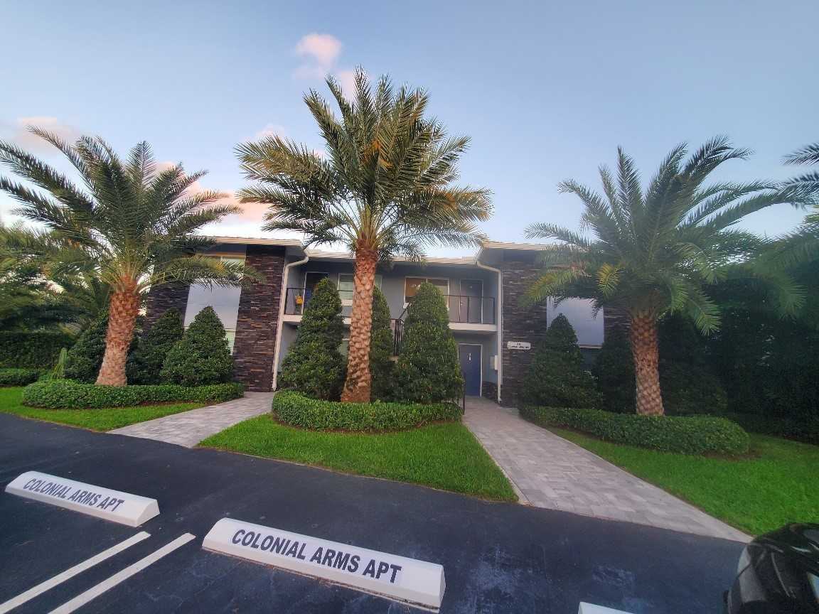 830 Se 22nd Ave - Photo 3 of 26