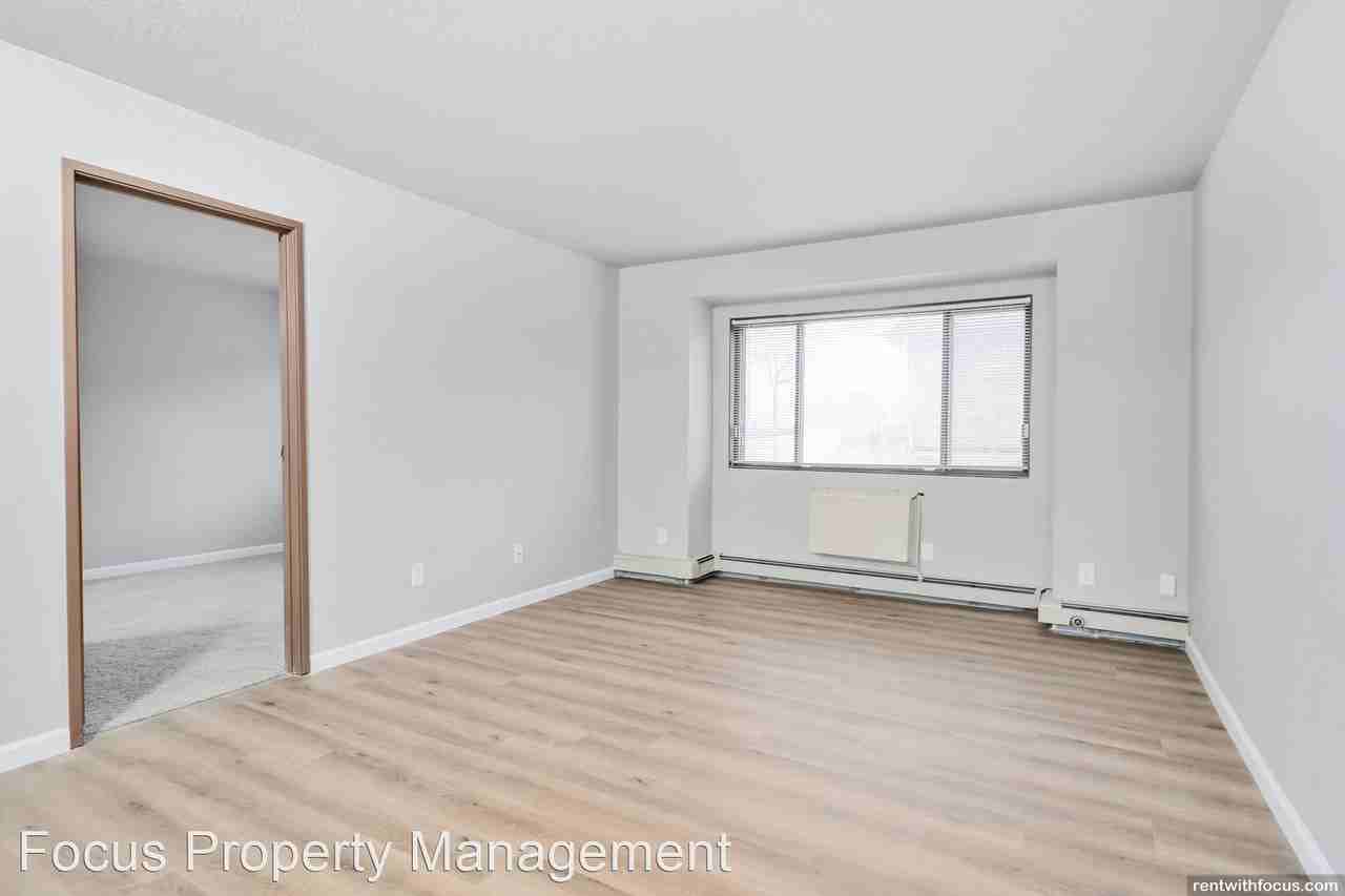 201 Southtowne Dr - Photo 2 of 21