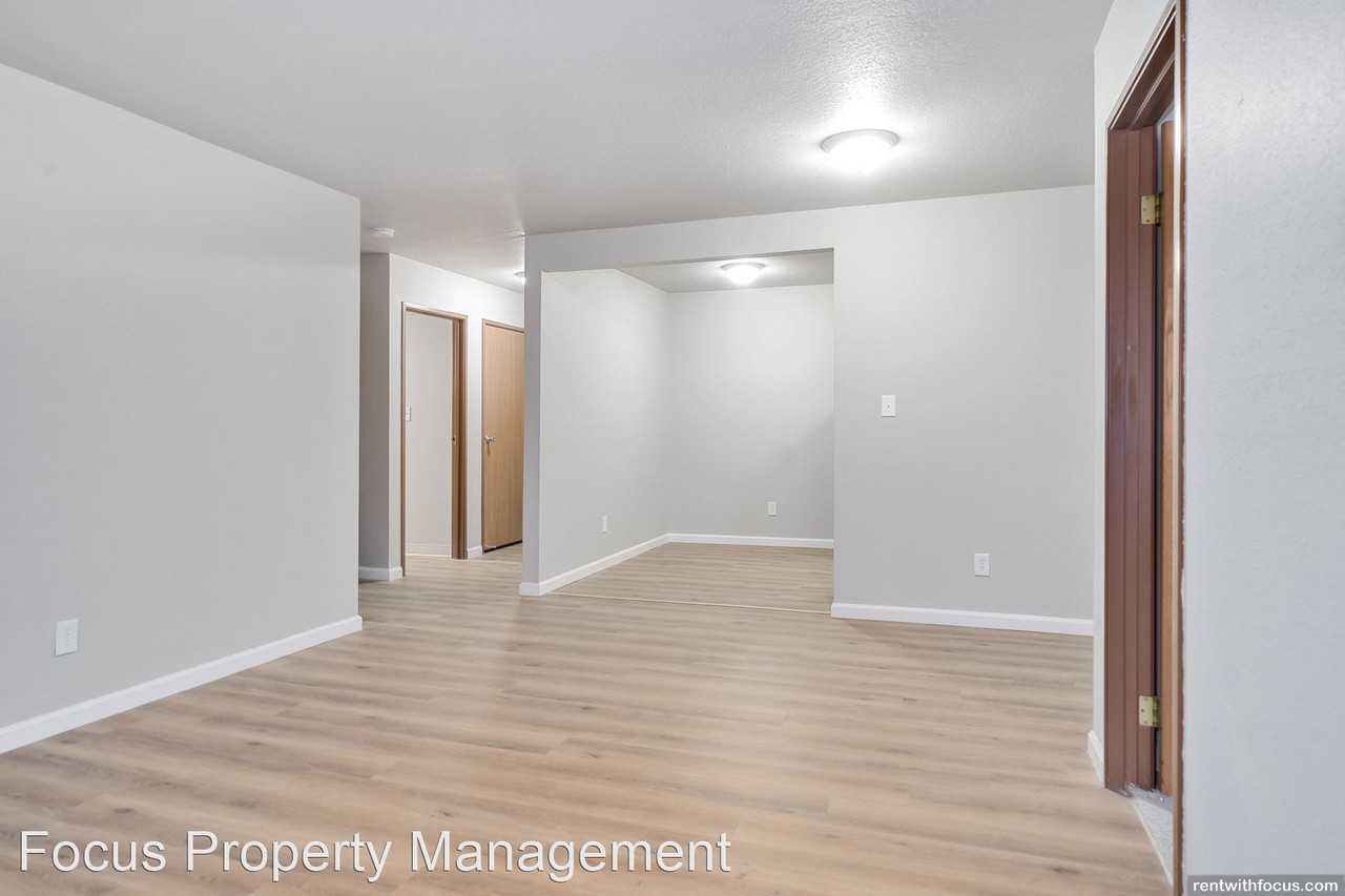 201 Southtowne Dr - Photo 3 of 21