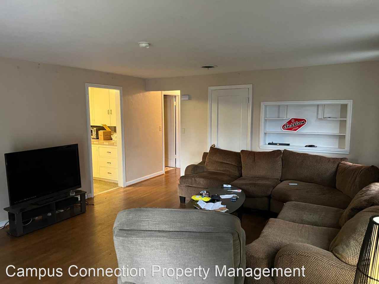 2121 Hilyard St - Photo 3 of 10