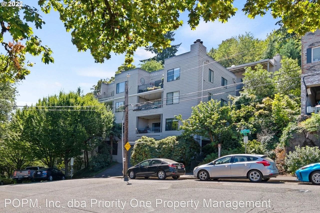 1320 Sw Hall St #103