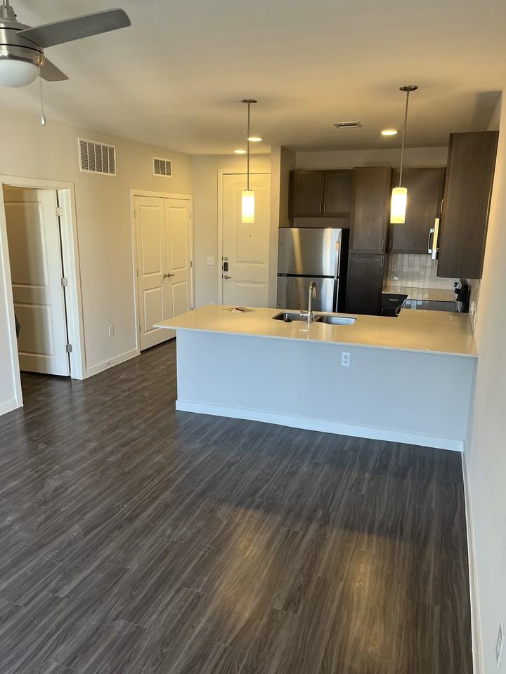 215 E CEVALLOS - Photo 3 of 8