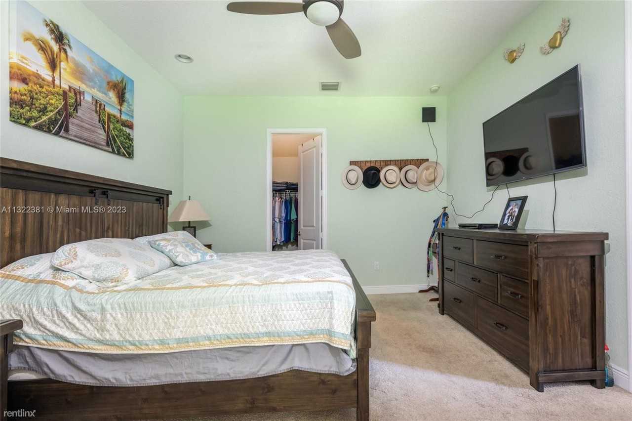 10600 Nw 36th St - Photo 2 of 11