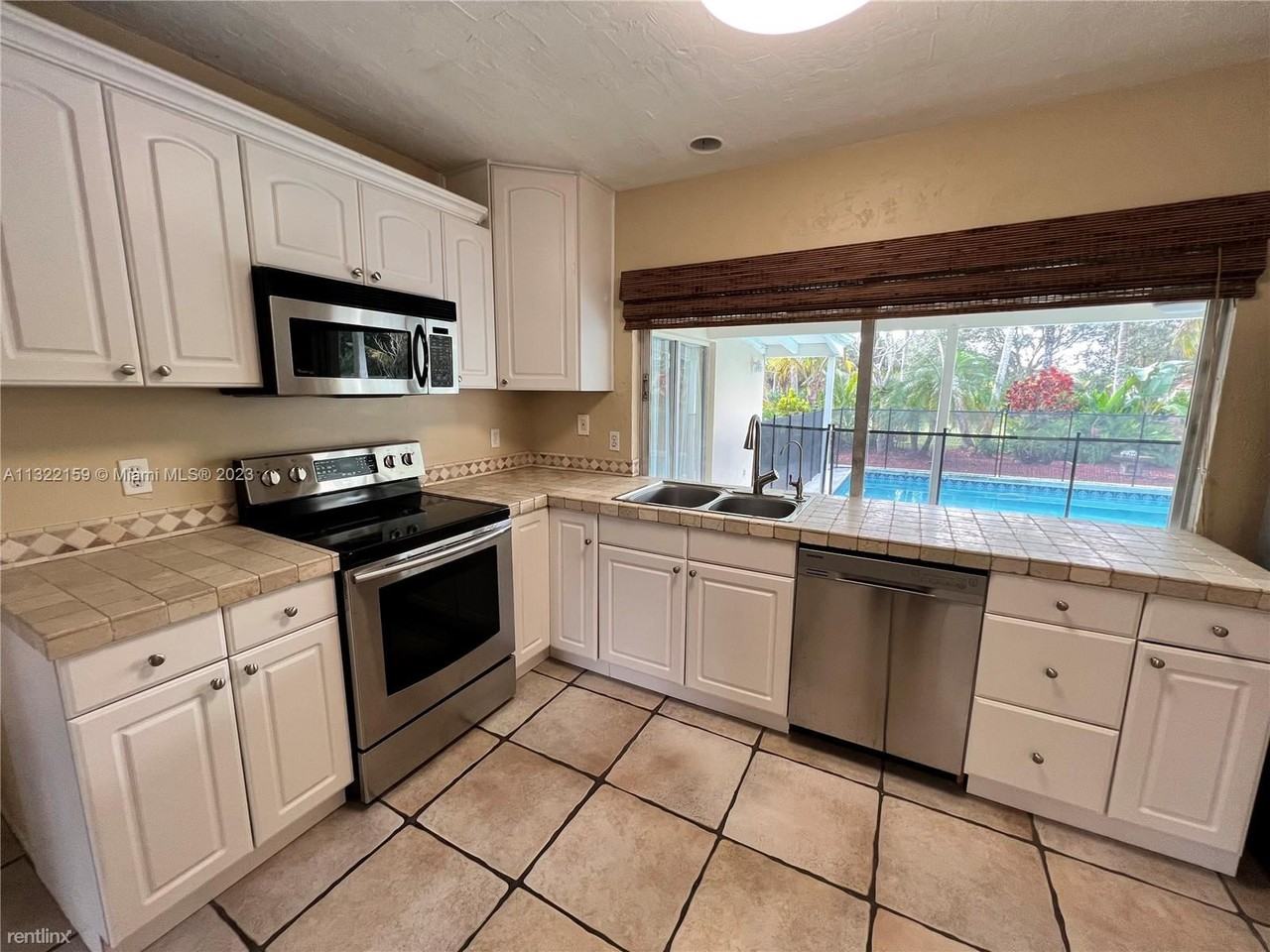 6311 Hancock Rd - Photo 3 of 13