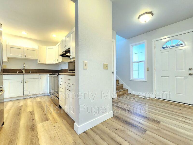 13612 36th Pl W #B - Photo 4 of 32