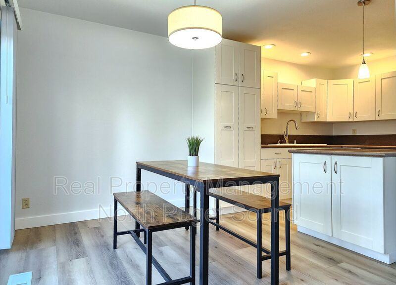 13612 36th Pl W #B - Photo 5 of 32