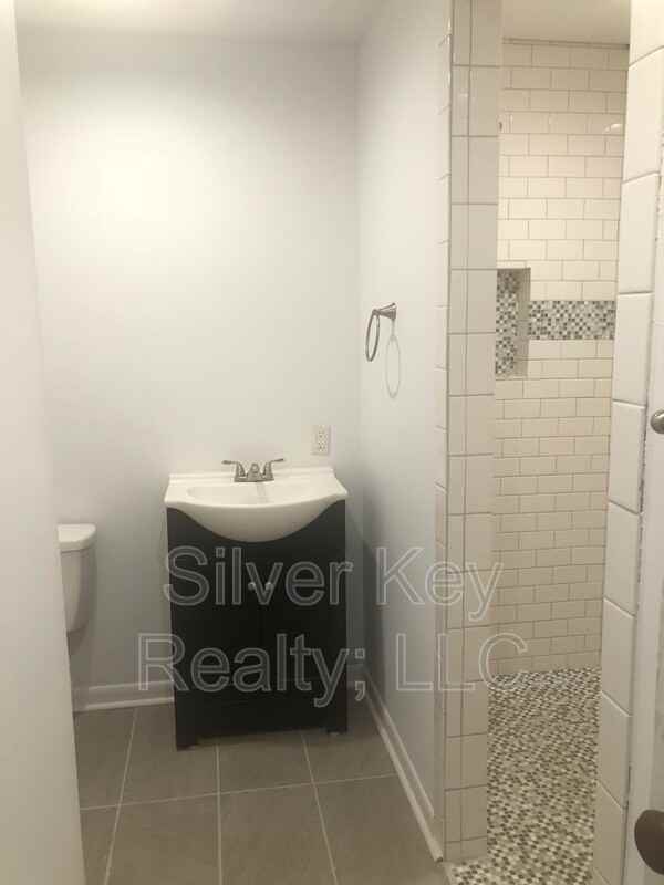 422 Walker St - Photo 6 of 10