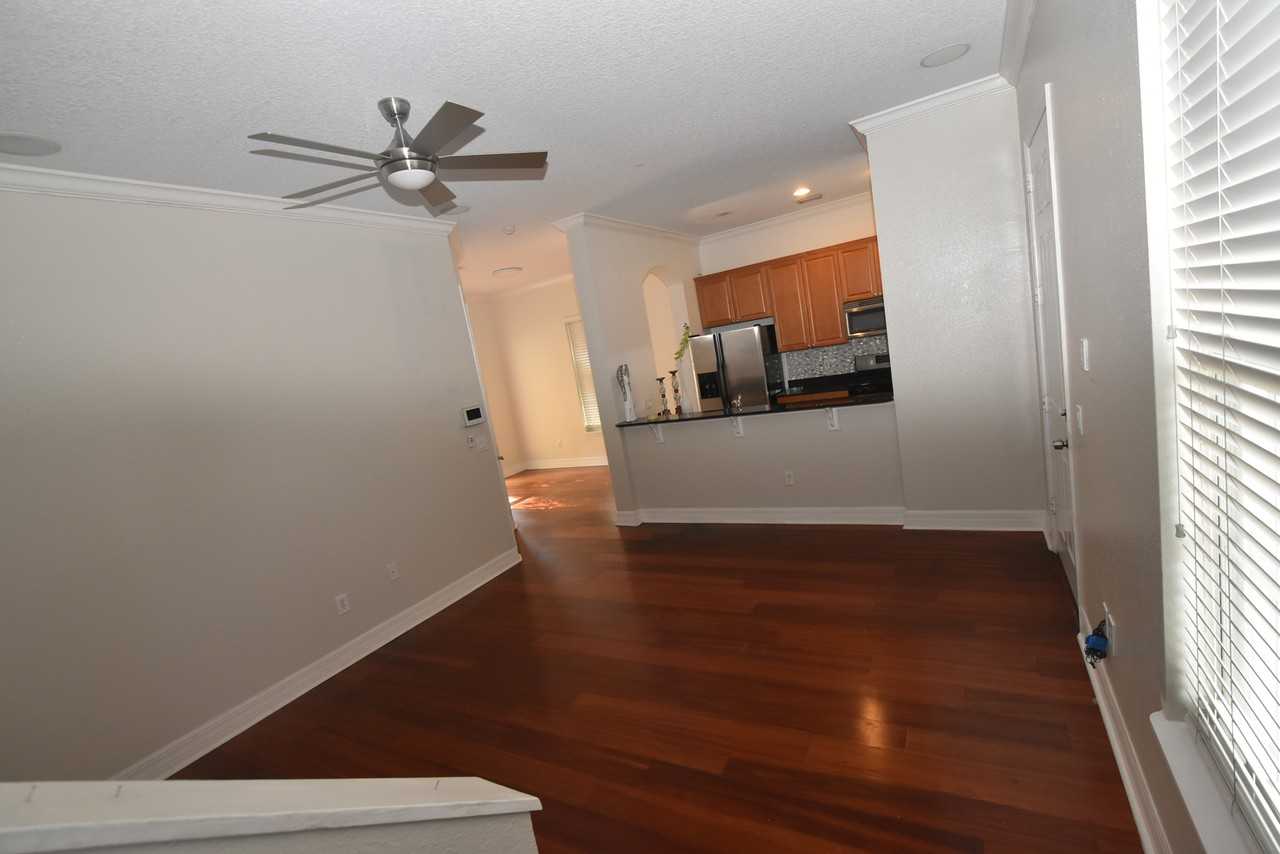 1007 Edison Park Ct - Photo 4 of 17