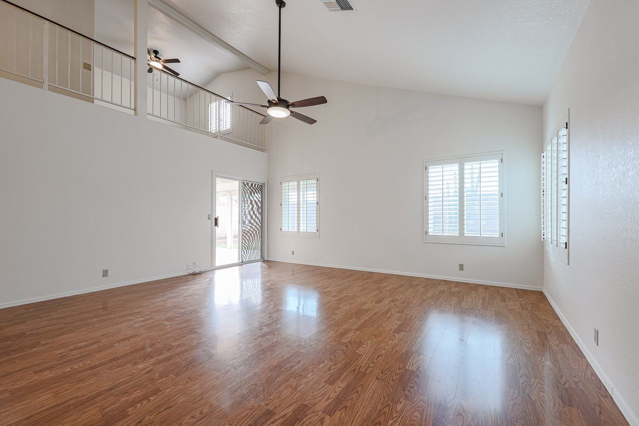 2525 W Knox Rd - Photo 4 of 32