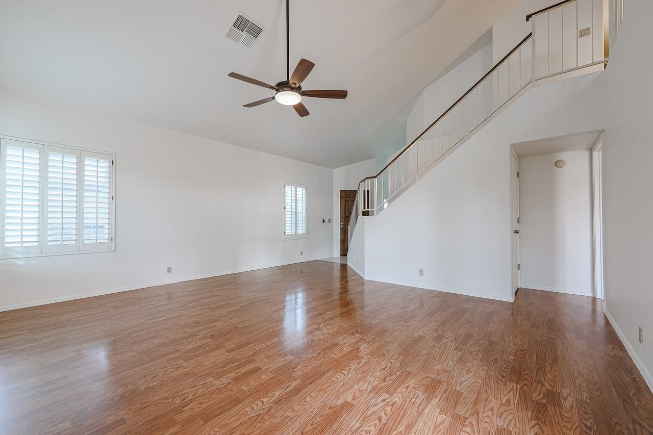 2525 W Knox Rd - Photo 5 of 32