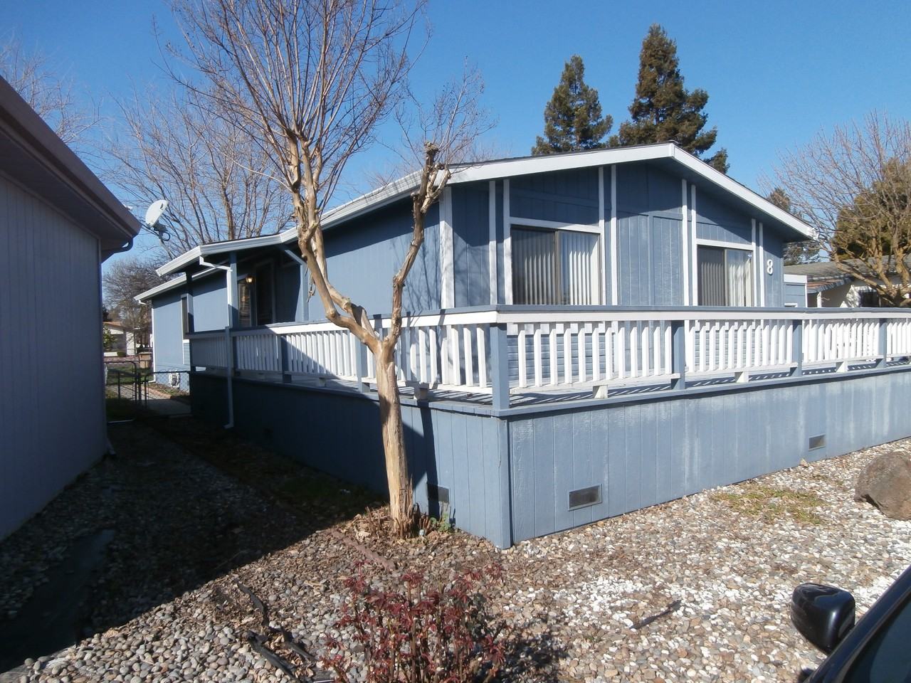 8 Sleepy Hollow Dr - Photo 2 of 14