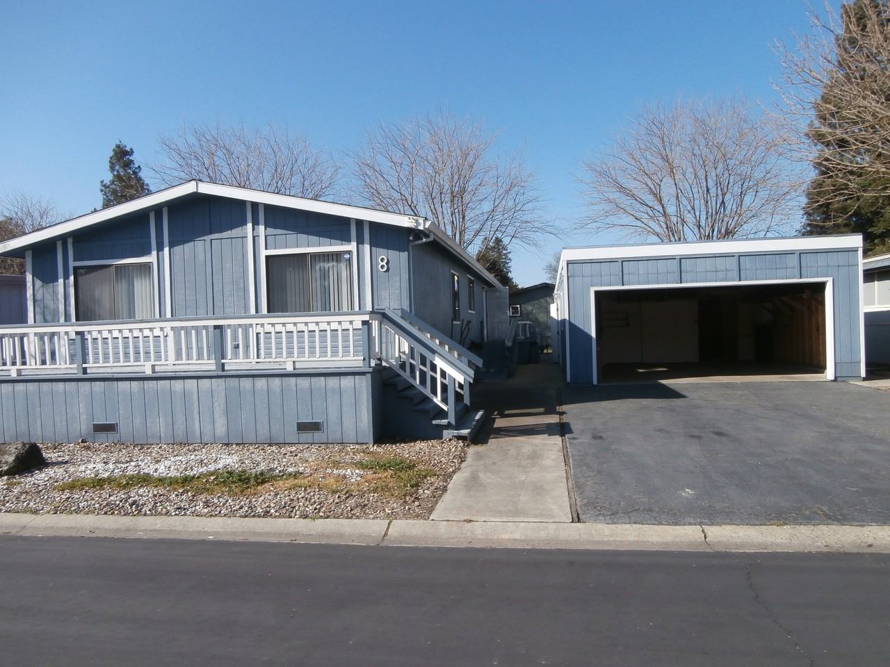 8 Sleepy Hollow Dr - Photo 3 of 14