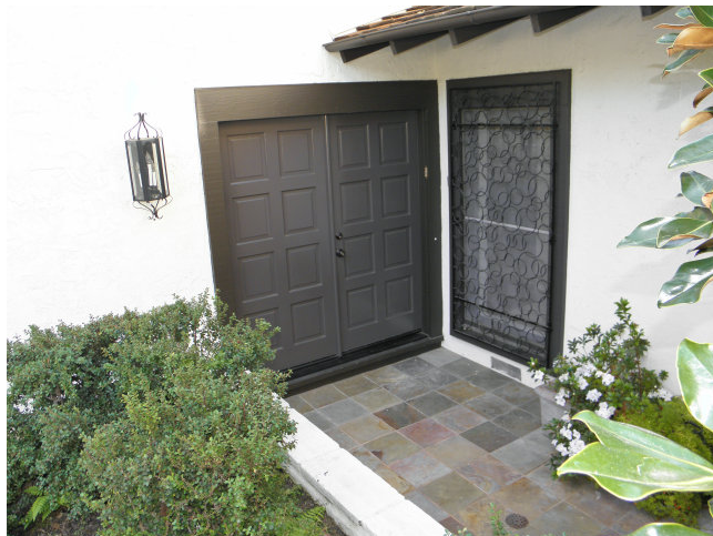 2415 Sharon Oaks Dr - Photo 2 of 13