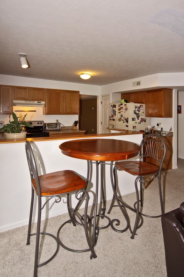 11270 Harrington Ln - Photo 3 of 17