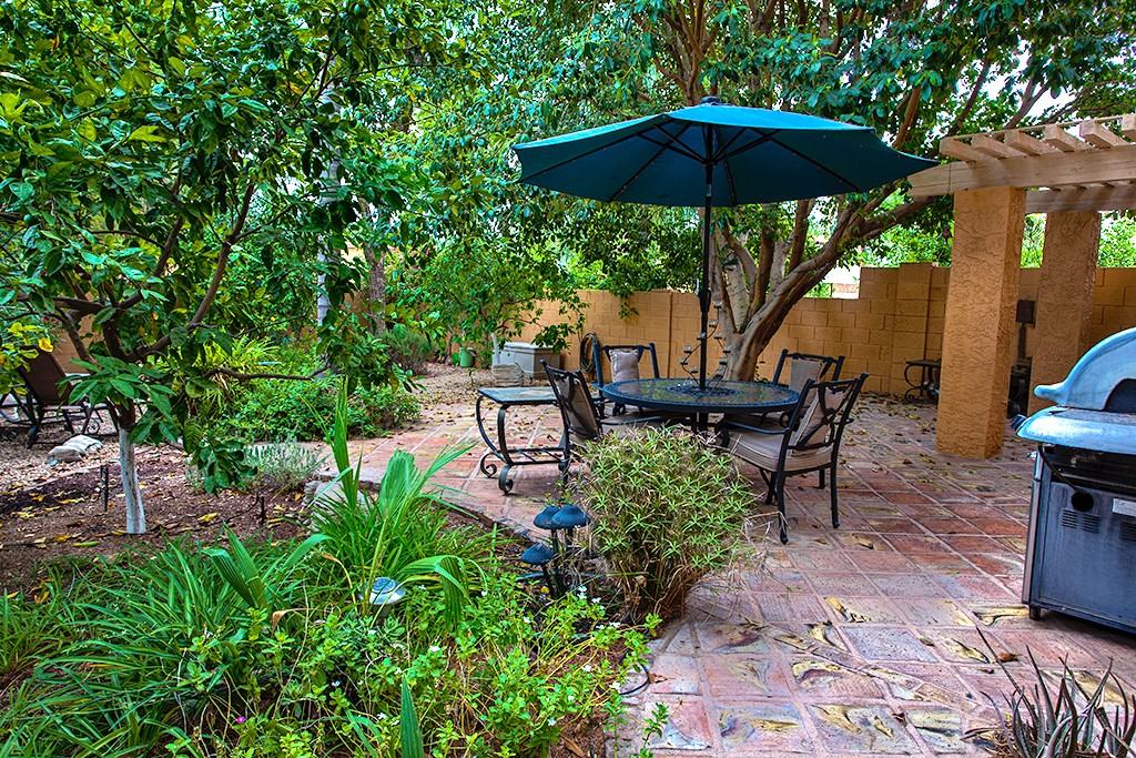 816 E North Ln #2 - Photo 3 of 27