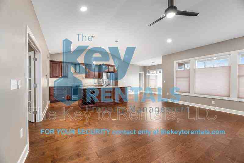 1352 Creeks Edge Dr - Photo 2 of 39