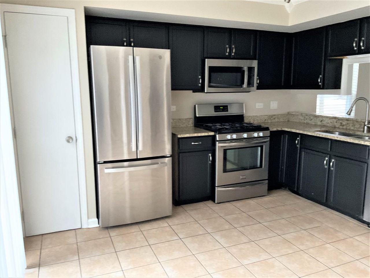 2431 Wild Cherry Ct - Photo 3 of 13