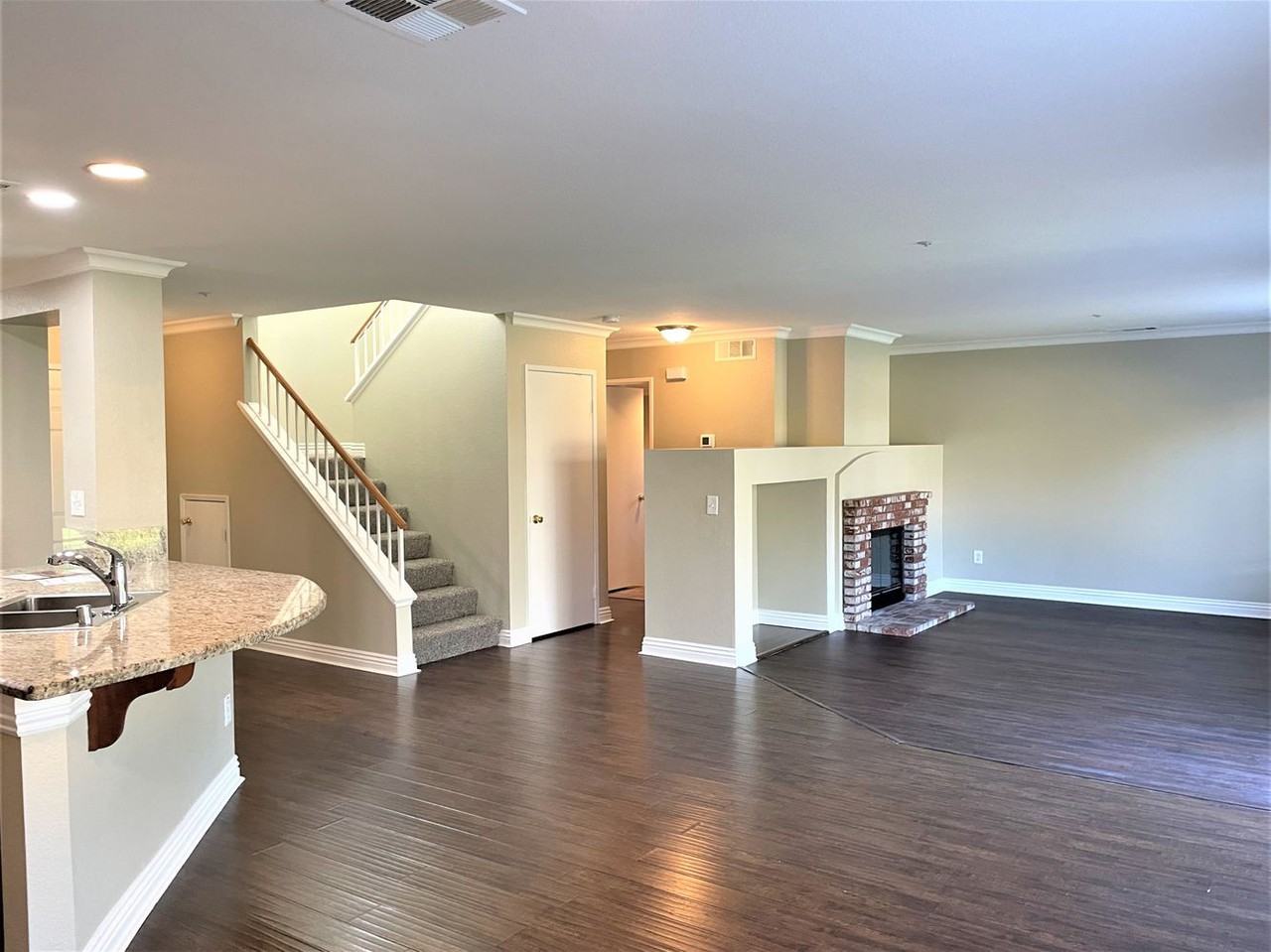 6780 Lindbergh Ave - Photo 3 of 17