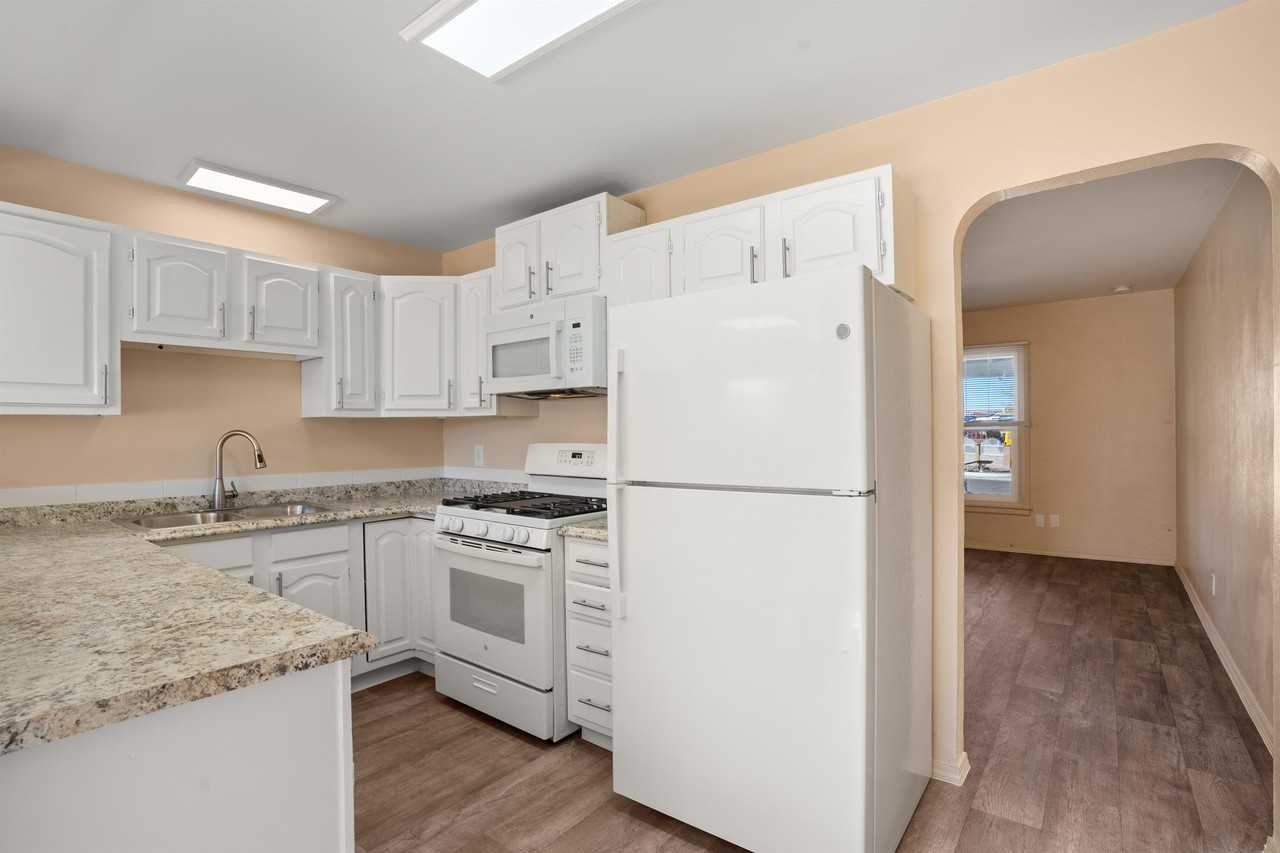 532 Loma Hermosa Dr Nw #0 - Photo 6 of 17