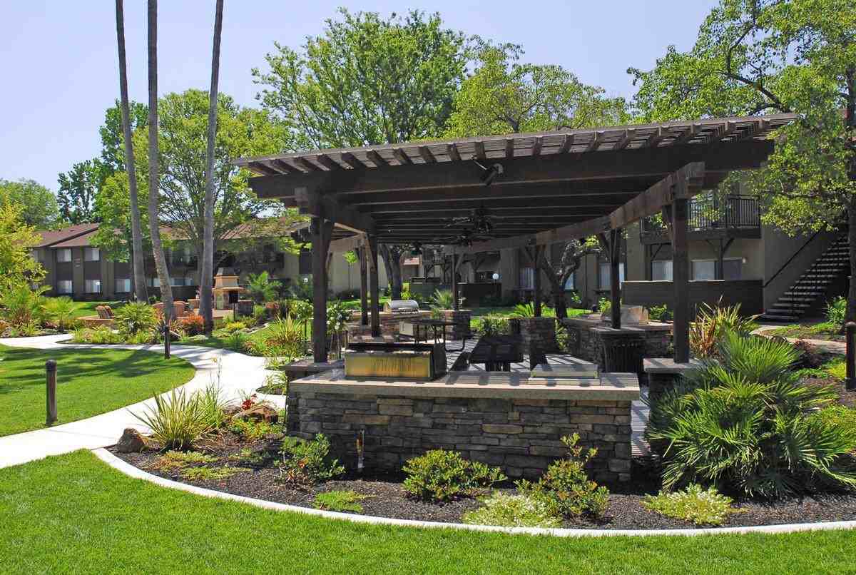 9800 Fair Oaks Blvd - Photo 4 of 43