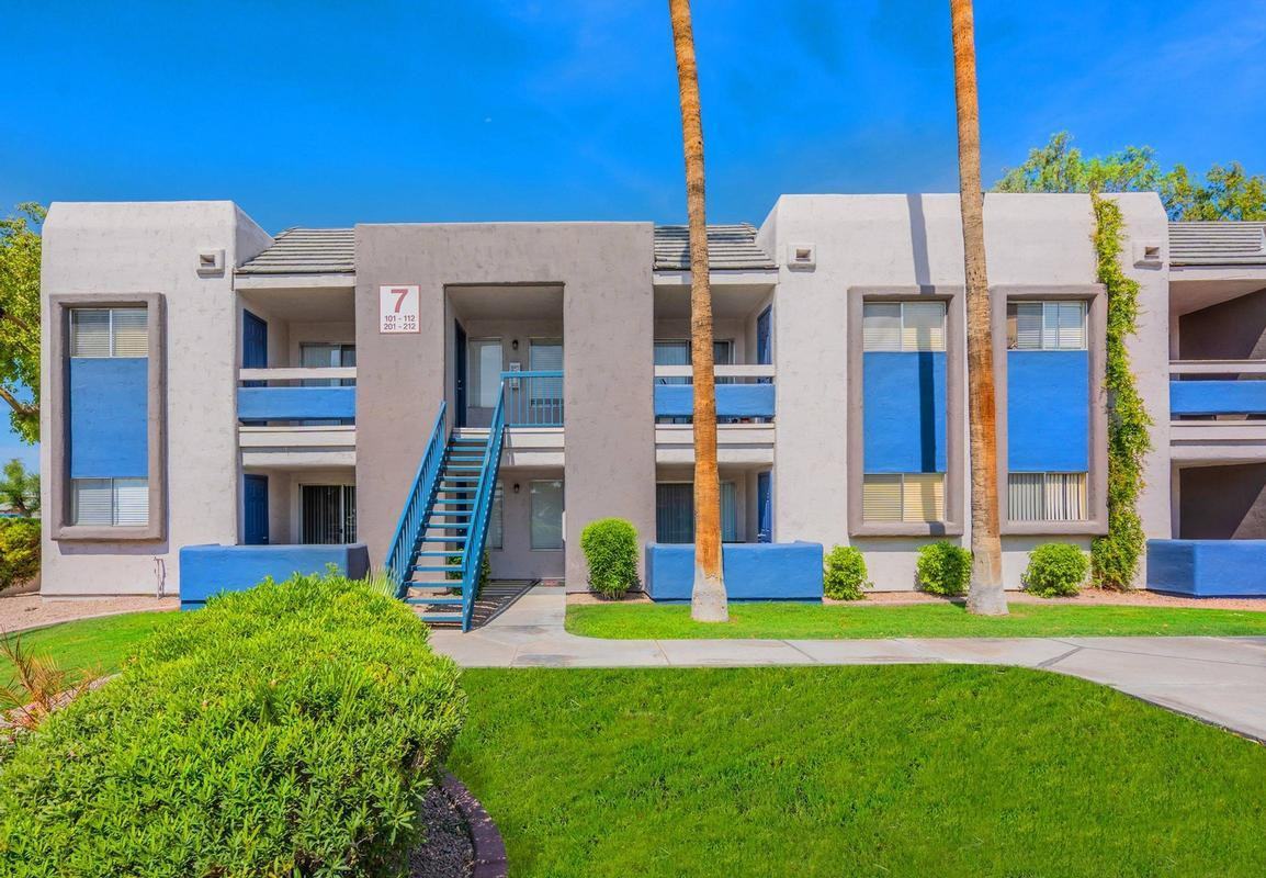 544 E Southern Ave - Photo 3 of 30