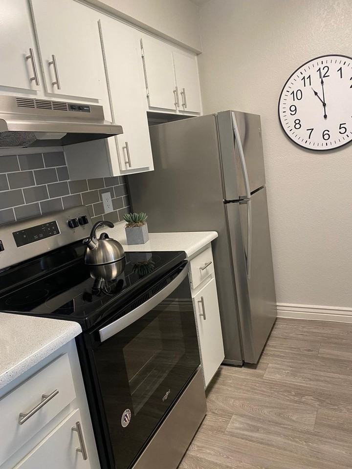 544 E Southern Ave - Photo 6 of 30