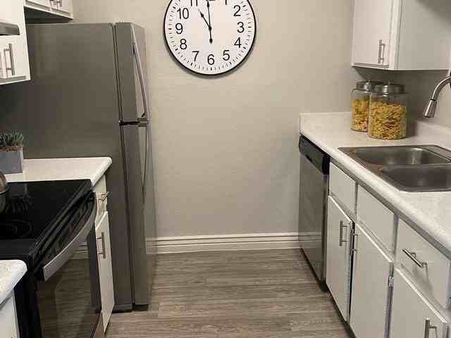 544 E Southern Ave - Photo 6 of 30