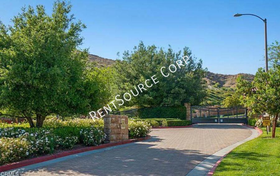 29045 N West Hills Dr - Photo 2 of 37