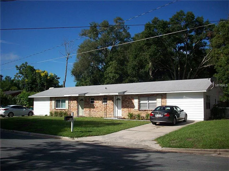 155 N Rhodes St #155 - Photo 3 of 17