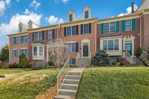 featured image of 923 Hidden Moss Dr
