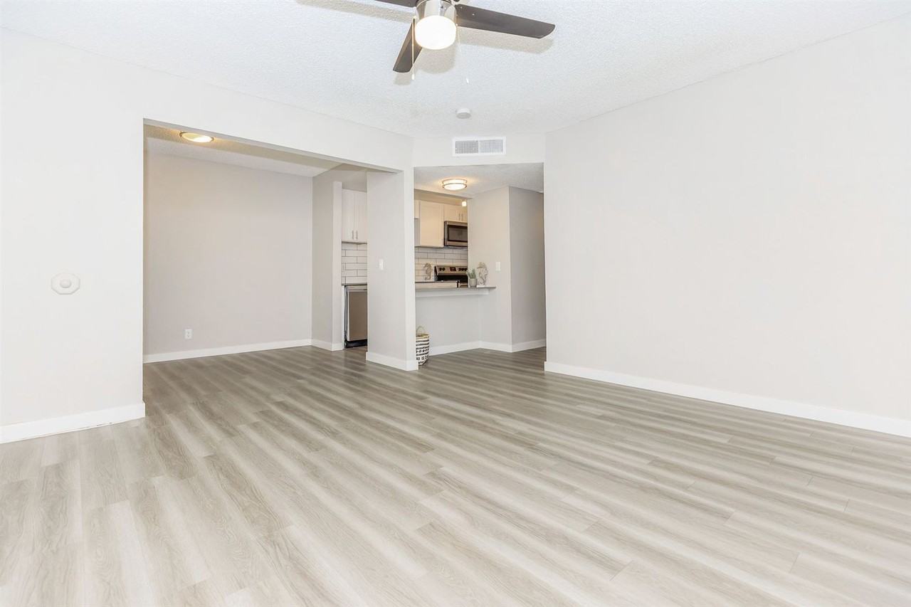 Tides on Cambridge - Photo 3 of 24