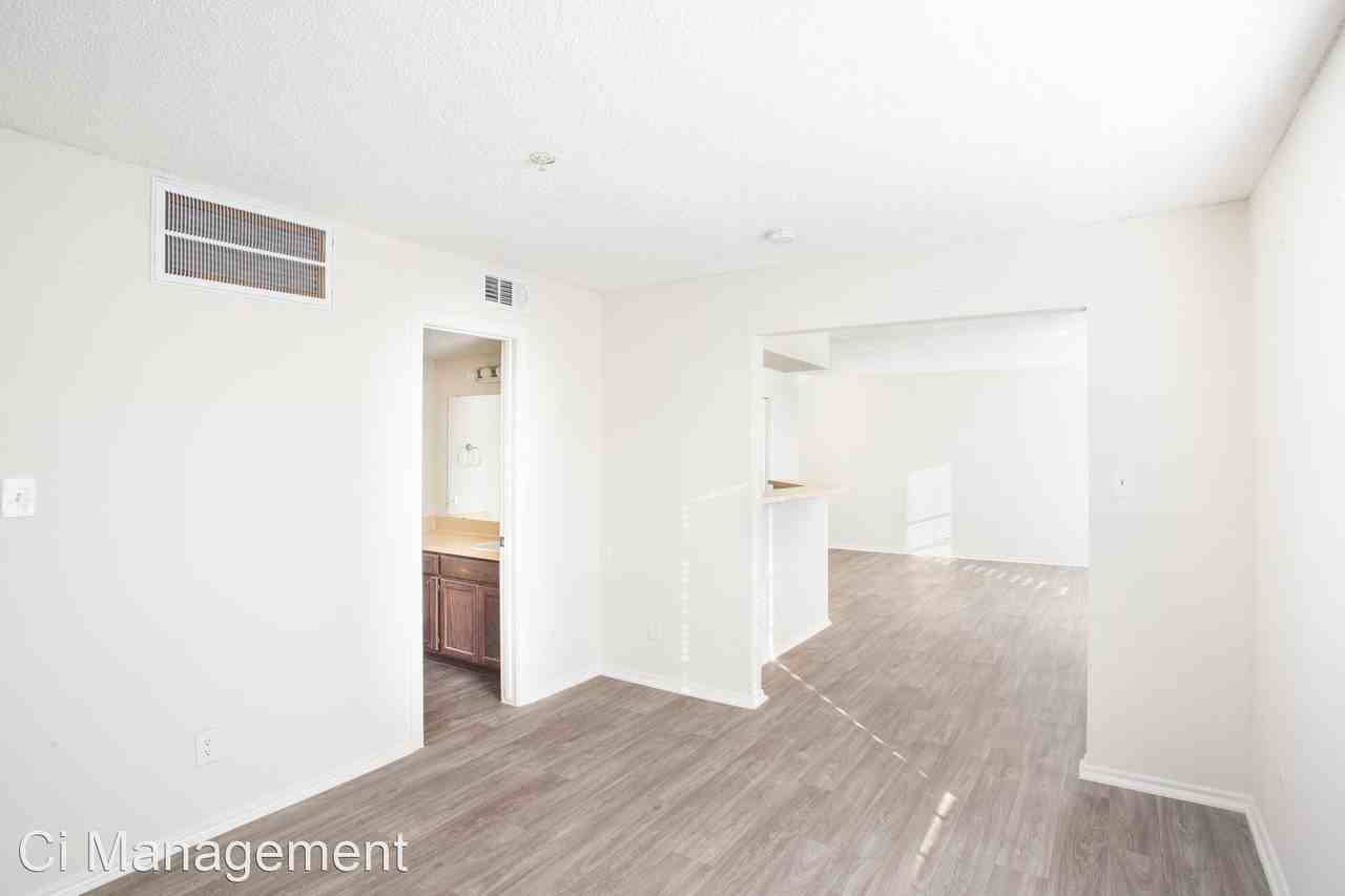 4915 Gaston Ave - Photo 2 of 20