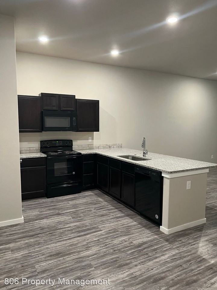 1632 133rd St - Photo 3 of 20