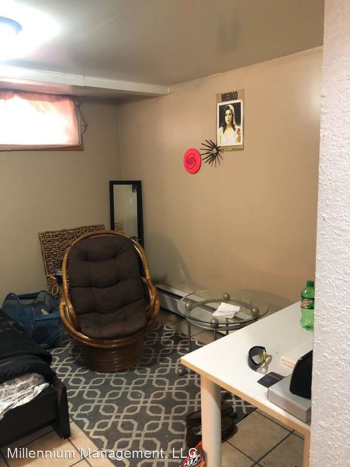 3049 Grand St NE - Photo 3 of 18