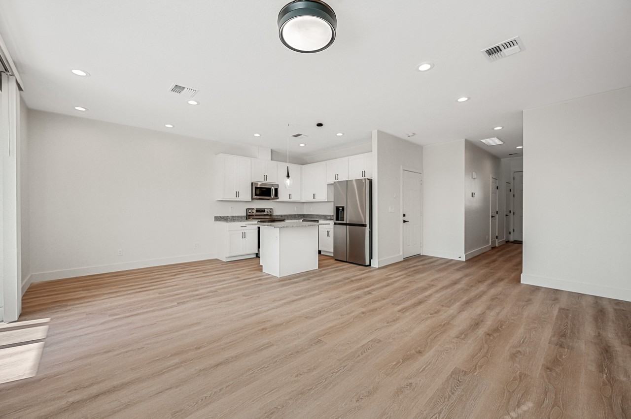 5505 W Palmaire Ave #4 - Photo 6 of 22