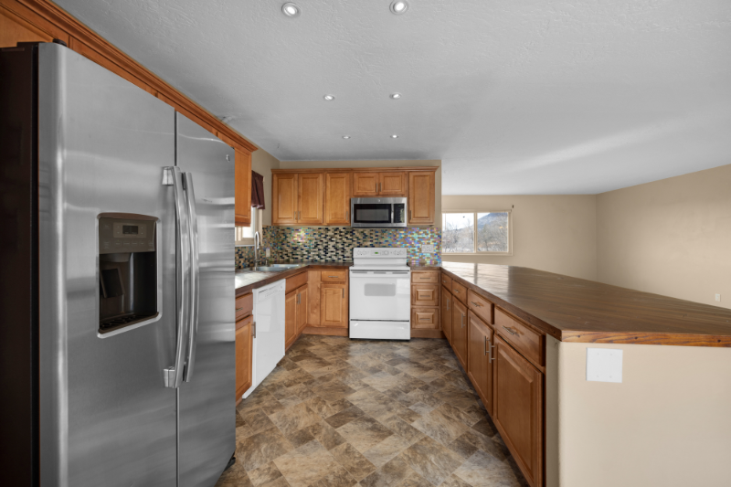 2165 Broadmoor Valley Rd - Photo 6 of 29