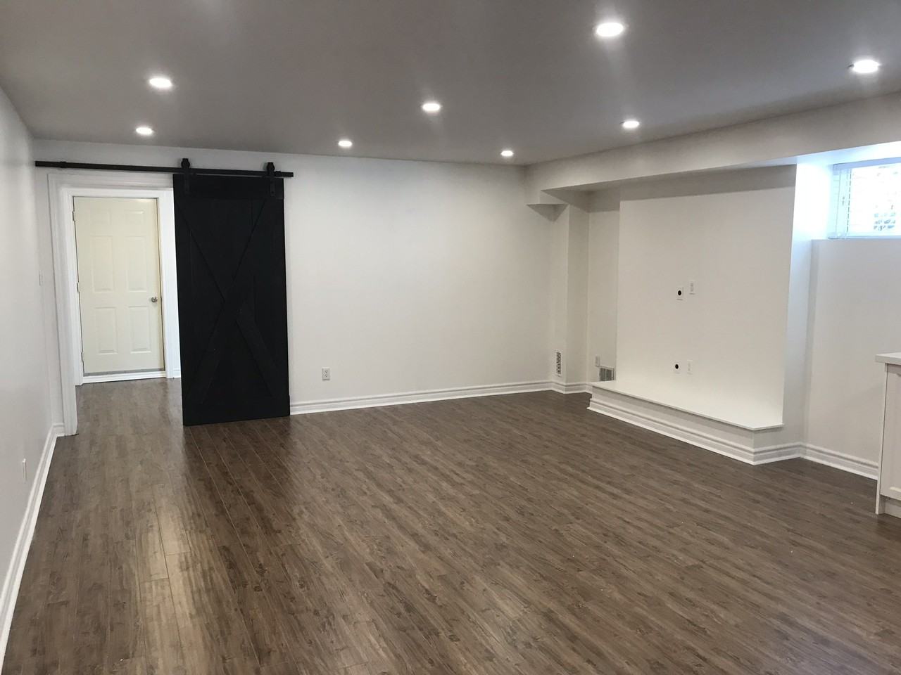 380 Bartlett Ave N - Photo 7 of 13