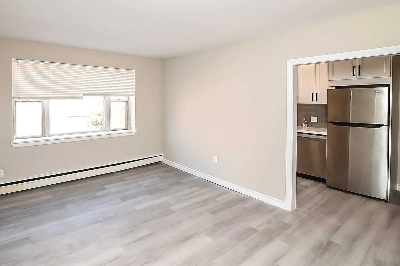 5 Applewood Avenue #4 - Photo 3 of 18