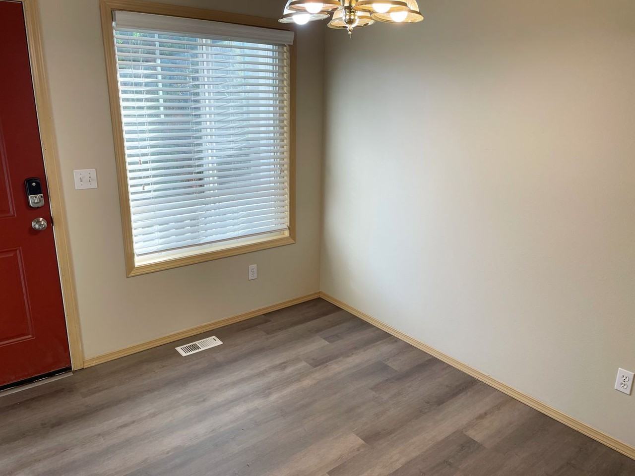 10504 56th Dr Ne - Photo 2 of 14