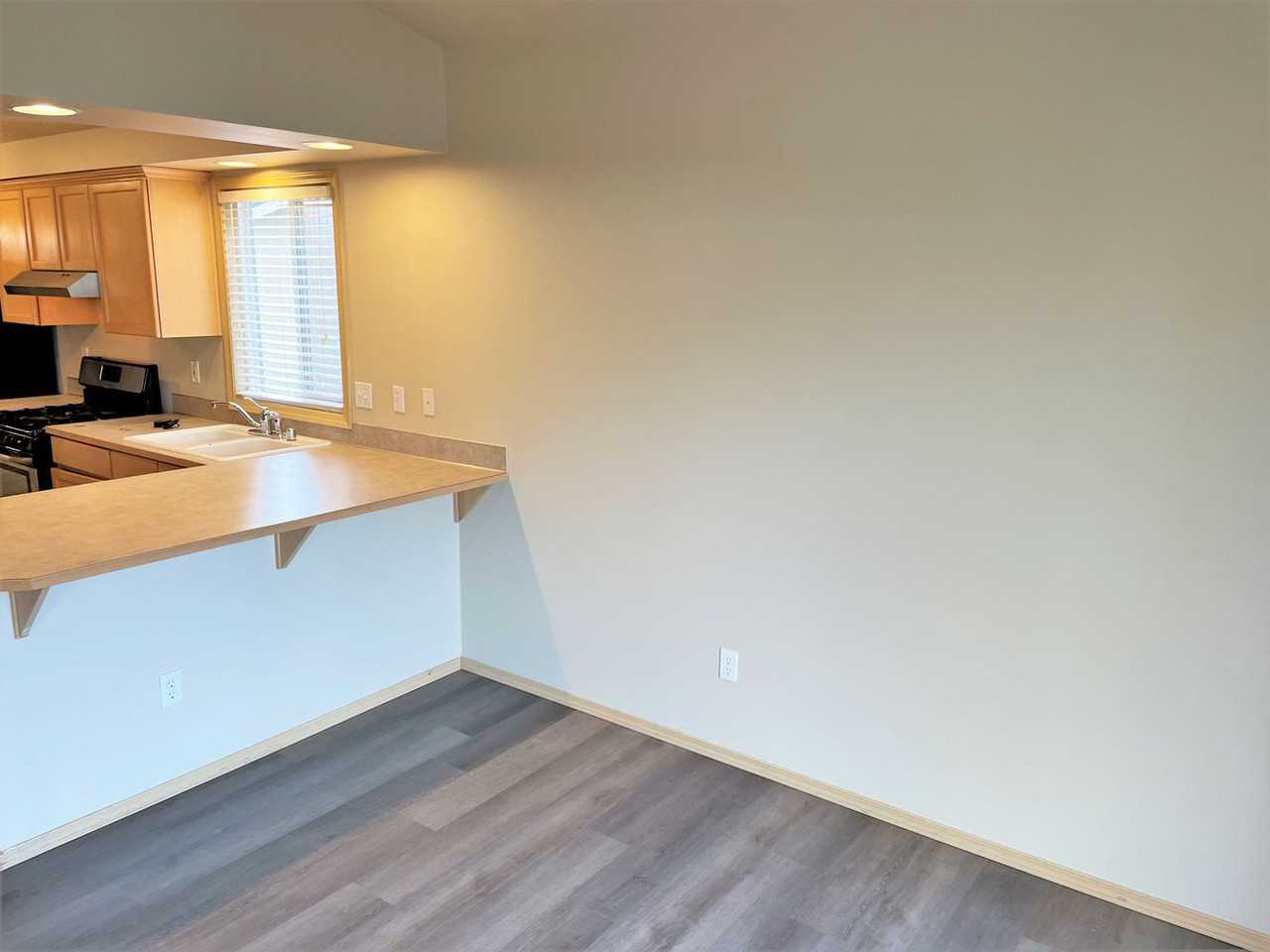 10504 56th Dr Ne - Photo 3 of 14