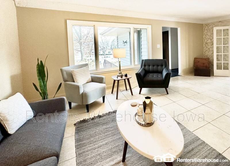 3006 Fleur Dr - Photo 4 of 32