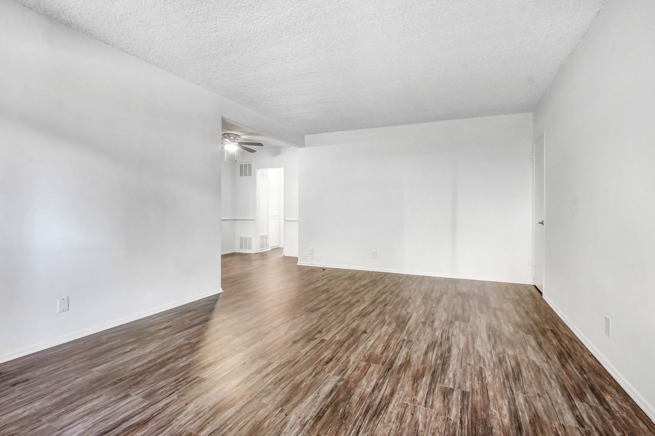 Sepulveda Apartments - Photo 6 of 19